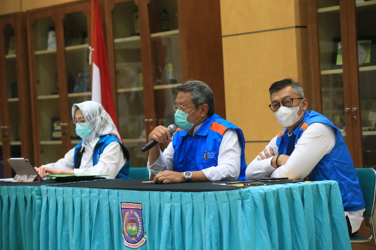 Walikota Tangerang Selatan Airin Rachmi Diany menjelaskan bahwa proses pelayanan ditingkatkan dari hilir ke hulu. Dimana di hilir pemerintah memberikan sosialisasi secara masif untuk menginformasikan penerapan protokol kesehatan.