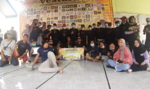 Komunitas pecinta Vespa di Tangerang, Banten, yang tergabung dalam Vespa Tangerang Riding Amal (Vestaria), menggelar kegiatan bakti sosial (baksos) berupa pengumpulan donasi bagi pembangunan masjid Al-Muhajidin di Kampung Sodong, Desa Sodong, Kecamatan Tigaraksa, pada Minggu (28/2/2021).