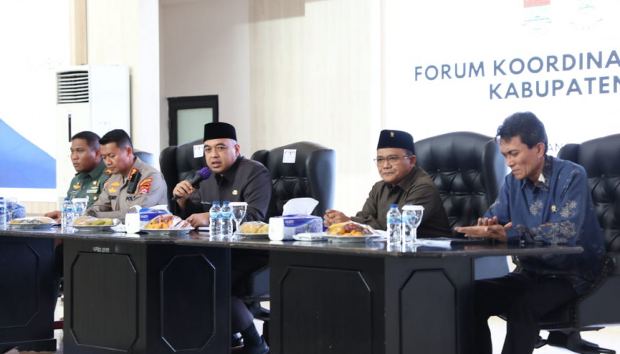 Bupati Zaki Pimpin Rakor Forkopimda terkait Stok dan Harga Sembako Menjelang Ramadhan