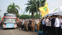 Pj Gubernur Al Muktabar Lepas Jamaah Haji Kloter Pertama Provinsi Banten
