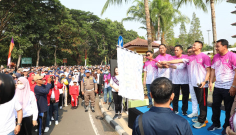 PJ Bupati Tangerang Lepas Gerak Jalan Santai HUT Ke-391 Kabupaten Tangerang