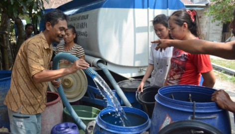 Warga Berterima Kasih atas Penyaluran Air Bersih Dari Pemkab Tangerang
