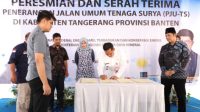 Pj Bupati Tangerang Terima 125 Unit PJUTS dari Kementerian ESDM