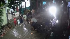 Dua Pelaku Curanmor Dihajar Warga Usai Kepergok Pemilik Motor di Tigaraksa Tangerang